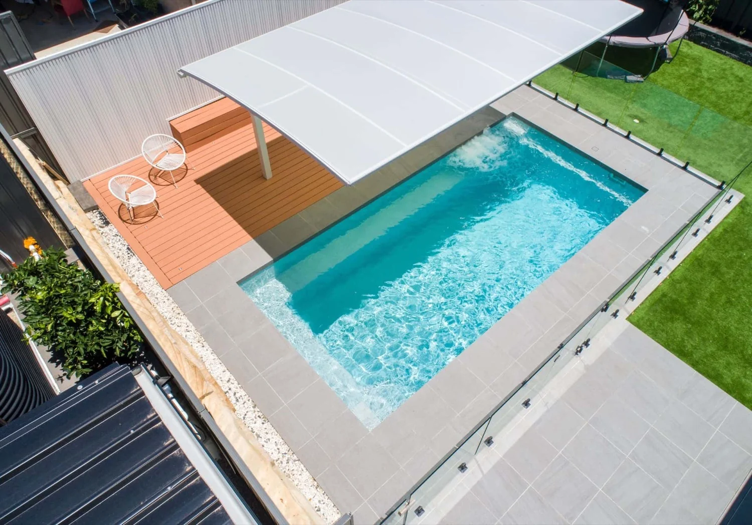 A Entertainer fibreglass pool in Quartz Grey
